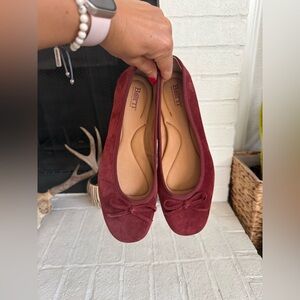 Born Women's Cherry Suede Ballet Flats size 8